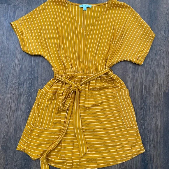 Mini dress - Picture 1 of 1